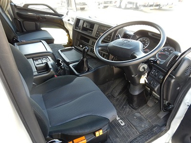 日野プロフィアアルミウイング大型（10t）[写真04]