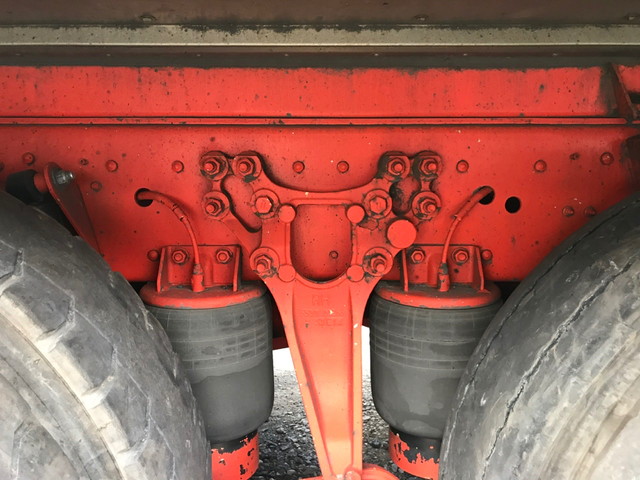 UDトラックスクオンアルミブロック大型（10t）[写真14]