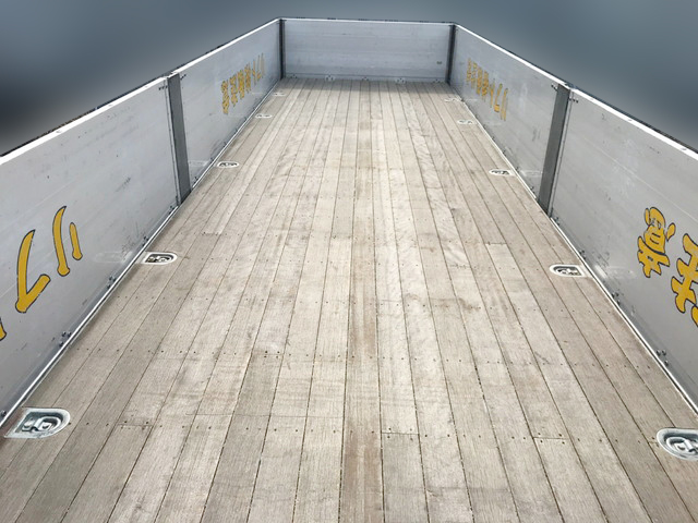 UDトラックスクオンアルミブロック大型（10t）[写真09]