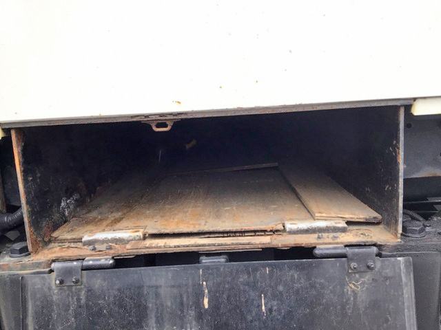 いすゞエルフ高所作業車小型（2t・3t）[写真12]