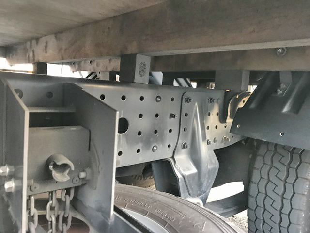 三菱ふそうキャンター平ボディ小型（2t・3t）[写真11]