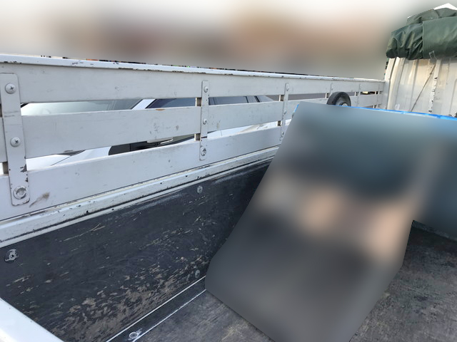 三菱ふそうキャンター平ボディ小型（2t・3t）[写真08]