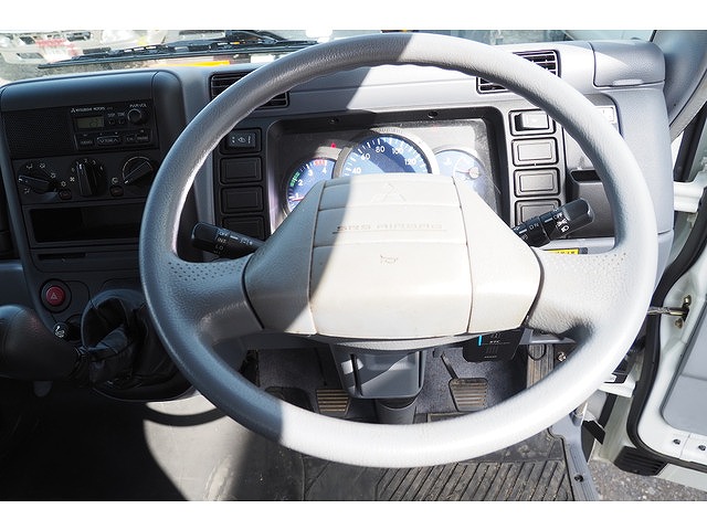 三菱ふそうキャンタークレーン5段小型（2t・3t）[写真36]