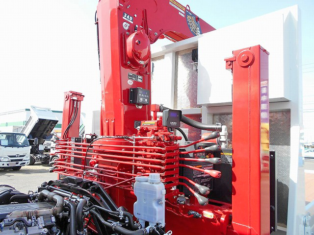 三菱ふそうファイターセルフクレーン4段増トン（6t・8t）[写真13]