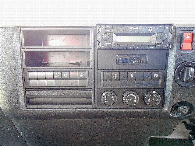 三菱ふそうファイターセルフクレーン4段増トン（6t・8t）[写真34]