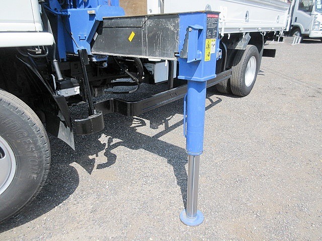 いすゞエルフクレーン3段小型（2t・3t）[写真21]