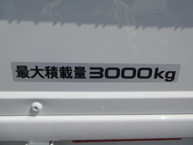 いすゞエルフクレーン3段小型（2t・3t）[写真24]