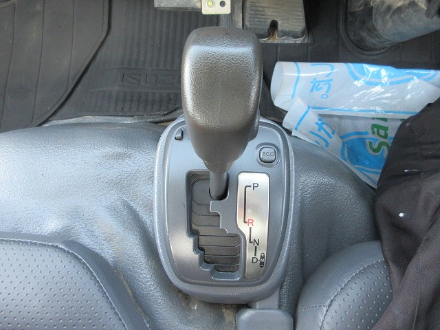 いすゞエルフクレーン3段小型（2t・3t）[写真36]