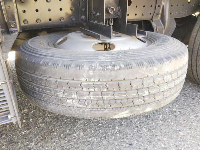 三菱ふそうキャンター平ボディ小型（2t・3t）[写真16]