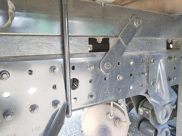 三菱ふそうキャンター平ボディ小型（2t・3t）[写真19]