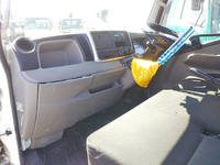 三菱ふそうキャンター平ボディ小型（2t・3t）[写真27]