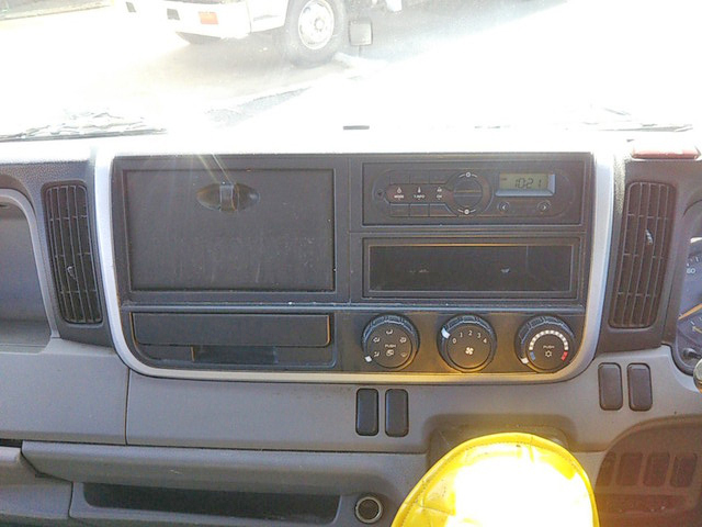 三菱ふそうキャンター平ボディ小型（2t・3t）[写真31]