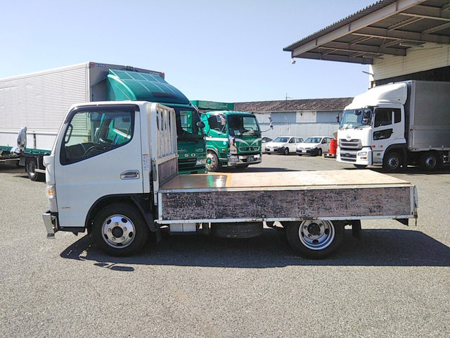 三菱ふそうキャンター平ボディ小型（2t・3t）[写真08]