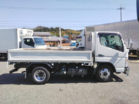 三菱ふそうキャンター平ボディ小型（2t・3t）[写真09]