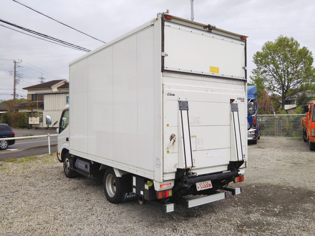 日野デュトロパネルバン小型（2t・3t）[写真04]