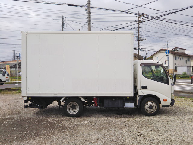 日野デュトロパネルバン小型（2t・3t）[写真06]