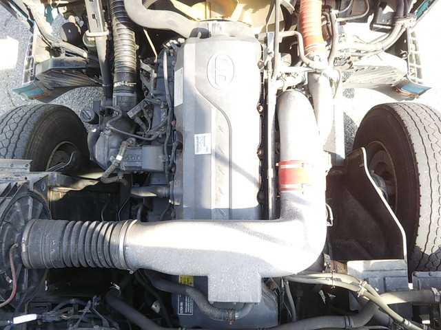 UDトラックスクオンアルミブロック大型（10t）[写真22]