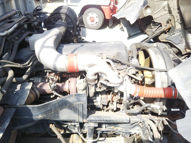 UDトラックスクオンアルミブロック大型（10t）[写真23]