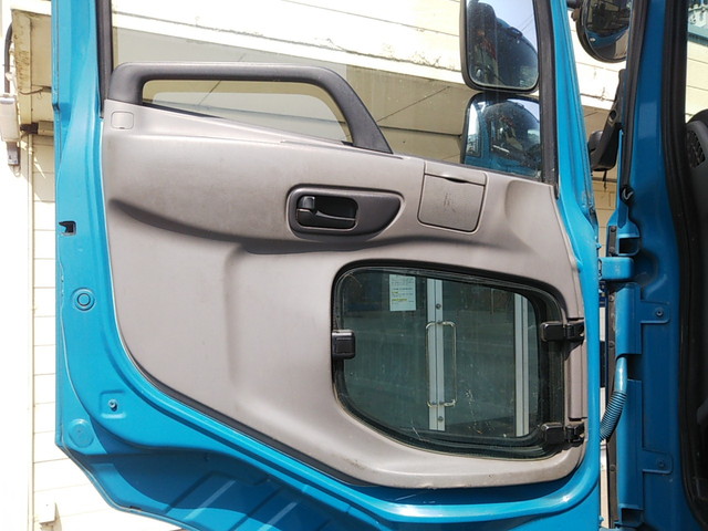 UDトラックスクオンアルミブロック大型（10t）[写真25]