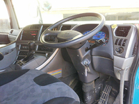 UDトラックスクオンアルミブロック大型（10t）[写真28]