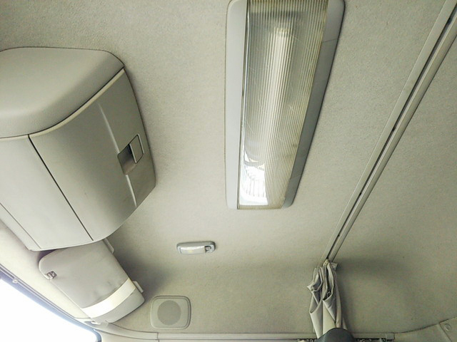 UDトラックスクオンアルミブロック大型（10t）[写真32]