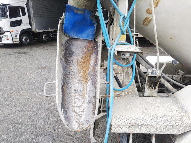 三菱ふそうキャンターミキサー車（コンクリートミキサー）小型（2t・3t）[写真11]