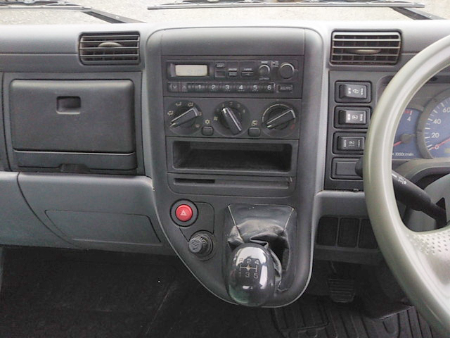 三菱ふそうキャンターミキサー車（コンクリートミキサー）小型（2t・3t）[写真37]