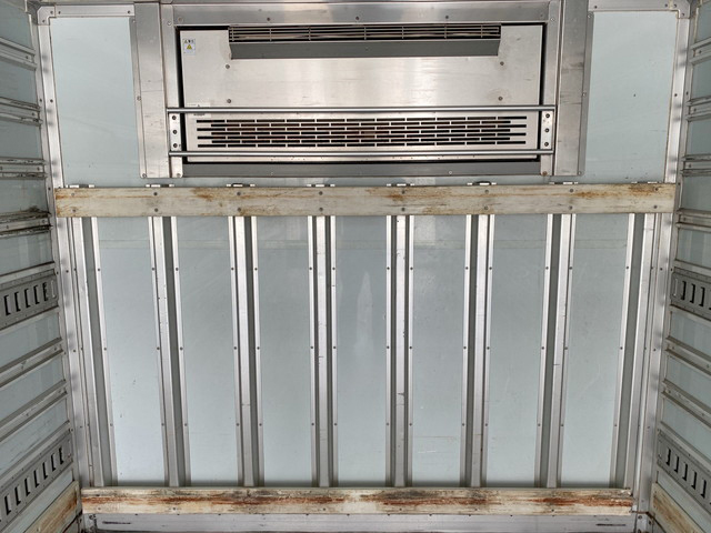 いすゞフォワード冷凍車（冷蔵車）中型（4t）[写真12]