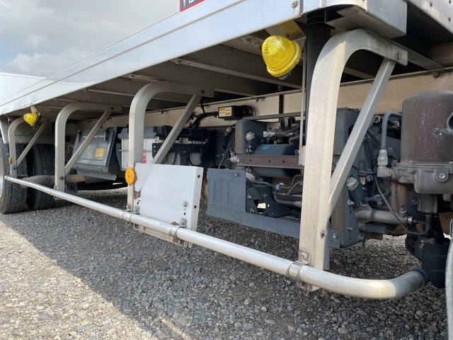 いすゞフォワード冷凍車（冷蔵車）中型（4t）[写真18]