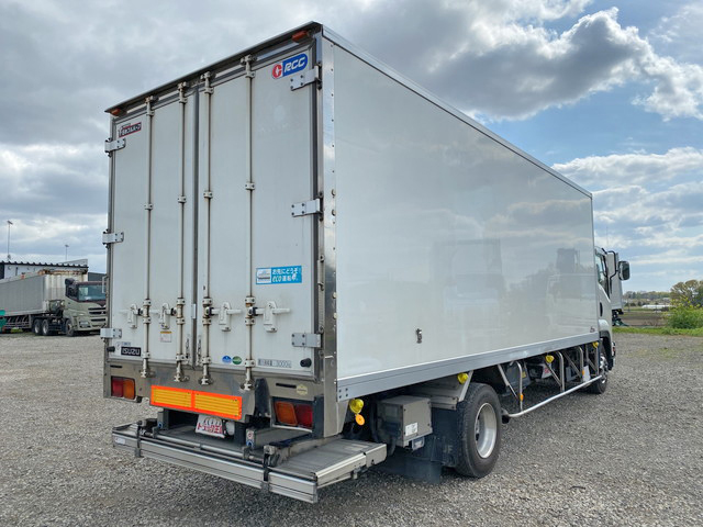 いすゞフォワード冷凍車（冷蔵車）中型（4t）[写真02]