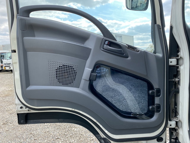 いすゞフォワード冷凍車（冷蔵車）中型（4t）[写真28]