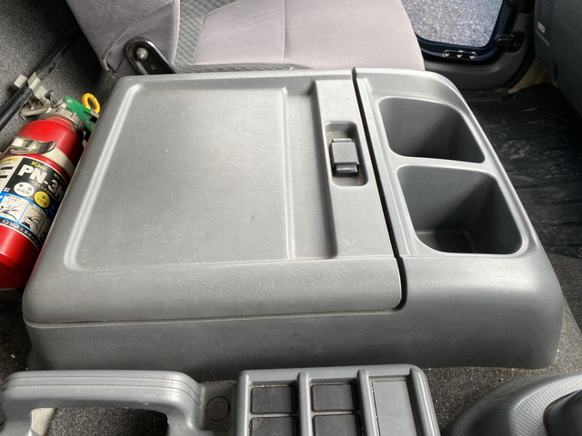 いすゞフォワード冷凍車（冷蔵車）中型（4t）[写真36]