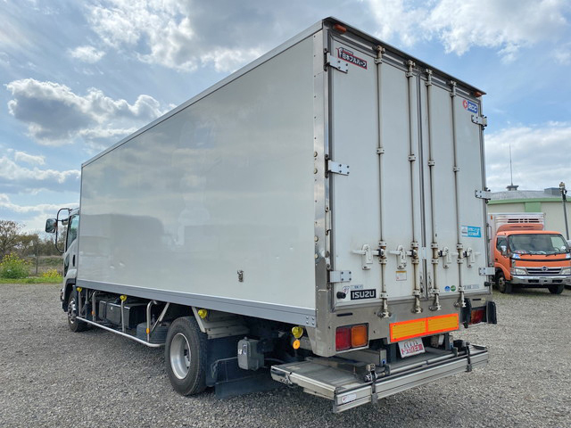 いすゞフォワード冷凍車（冷蔵車）中型（4t）[写真04]