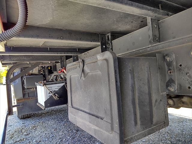 日野デュトロアルミバン小型（2t・3t）[写真15]