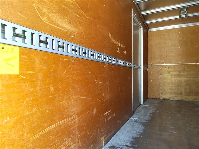 日野デュトロアルミバン小型（2t・3t）[写真18]