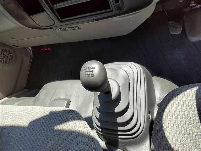 日野デュトロアルミバン小型（2t・3t）[写真31]