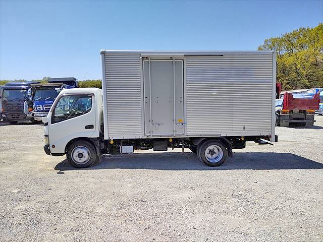 日野デュトロアルミバン小型（2t・3t）[写真04]