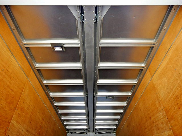 三菱ふそうファイターアルミウイング増トン（6t・8t）[写真11]