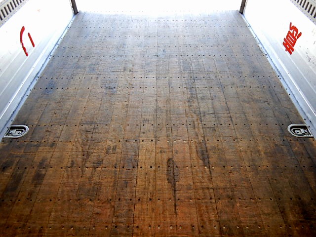 三菱ふそうファイターアルミウイング増トン（6t・8t）[写真13]