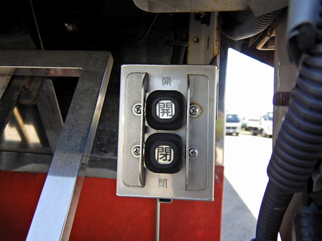 三菱ふそうファイターアルミウイング増トン（6t・8t）[写真24]