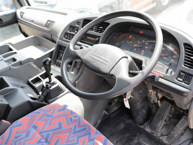 いすゞギガアルミブロック大型（10t）[写真19]