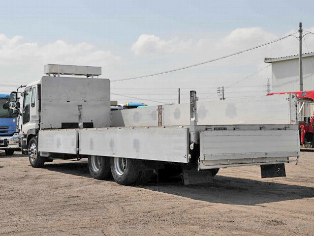 いすゞギガアルミブロック大型（10t）[写真08]