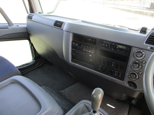 三菱ふそうファイターアルミブロック中型（4t）[写真22]