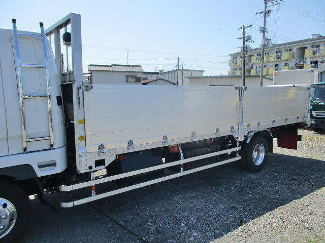 三菱ふそうファイターアルミブロック中型（4t）[写真06]