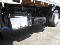 三菱ふそうキャンター平ボディ小型（2t・3t）[写真14]