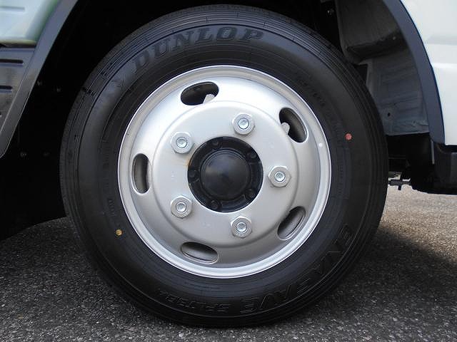 三菱ふそうキャンター平ボディ小型（2t・3t）[写真18]