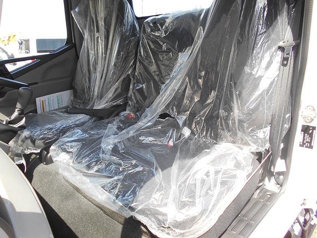 三菱ふそうキャンター平ボディ小型（2t・3t）[写真20]