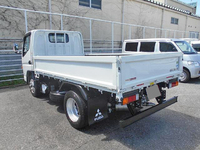 三菱ふそうキャンター平ボディ小型（2t・3t）[写真02]
