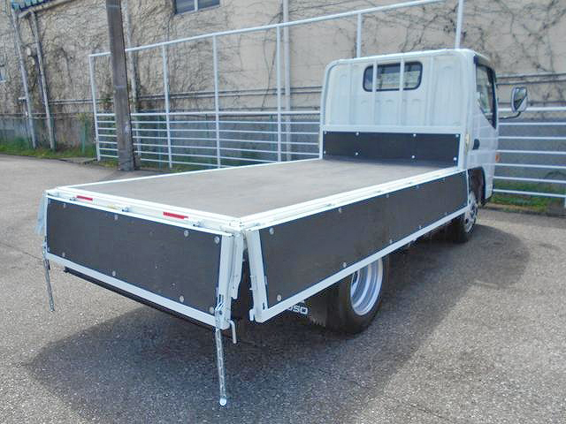 三菱ふそうキャンター平ボディ小型（2t・3t）[写真03]