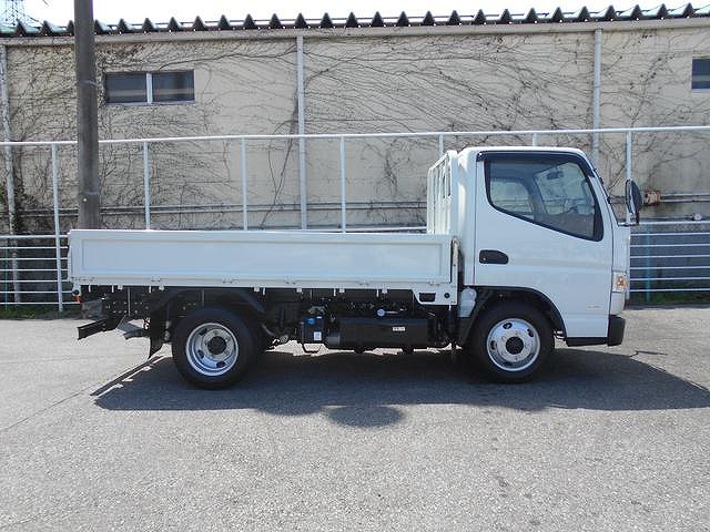 三菱ふそうキャンター平ボディ小型（2t・3t）[写真07]